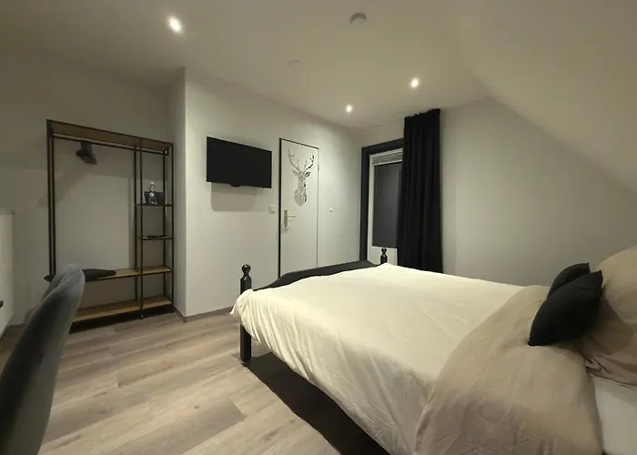 Jagdschloesschen B&B