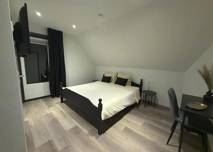 Couette-café Jagdschloesschen 3*