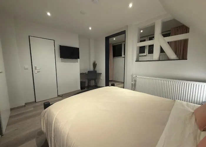 Jagdschloesschen B&B